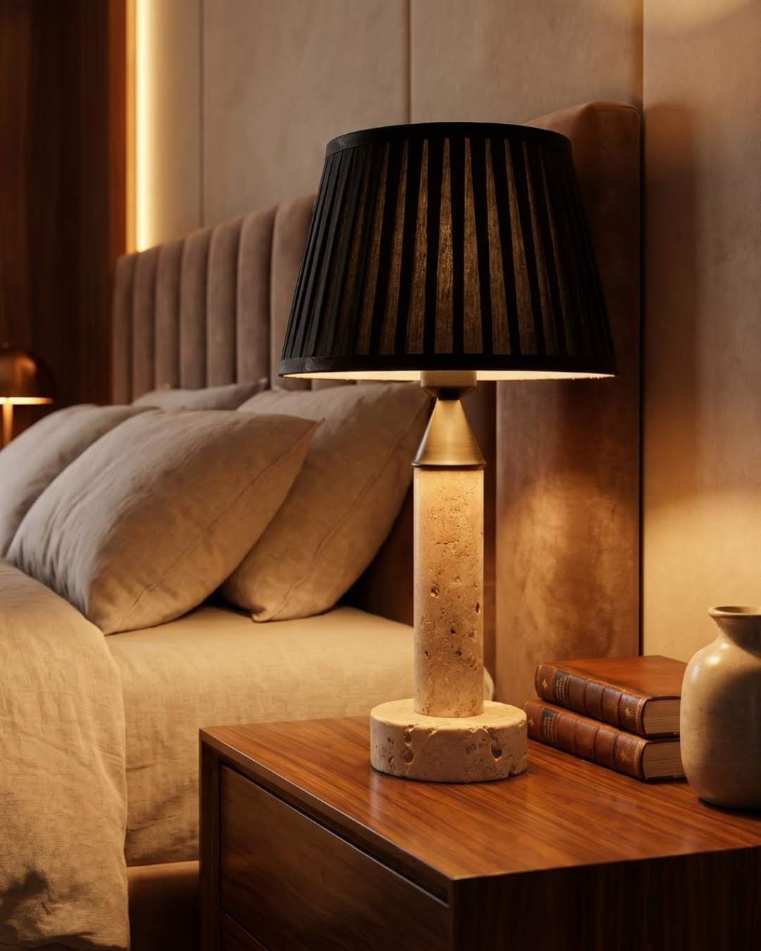 5 Noirstone Table Lamp - Image 1